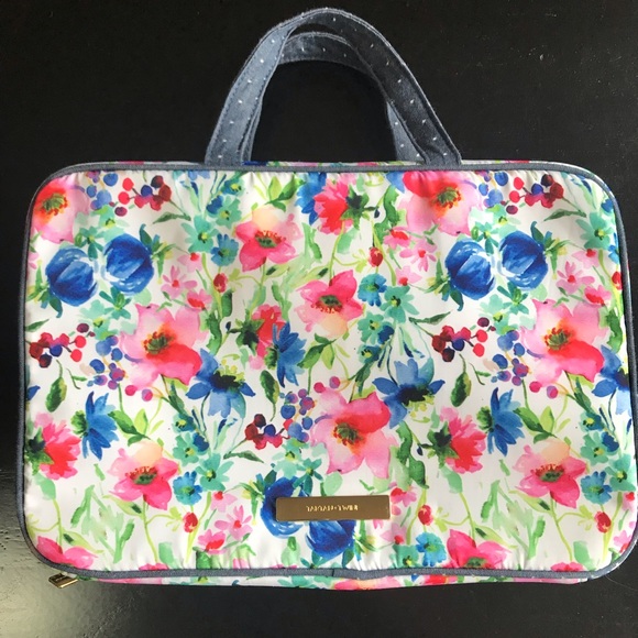 tartan + twine Handbags - Makeup / Toiletries Travel Bag / Case